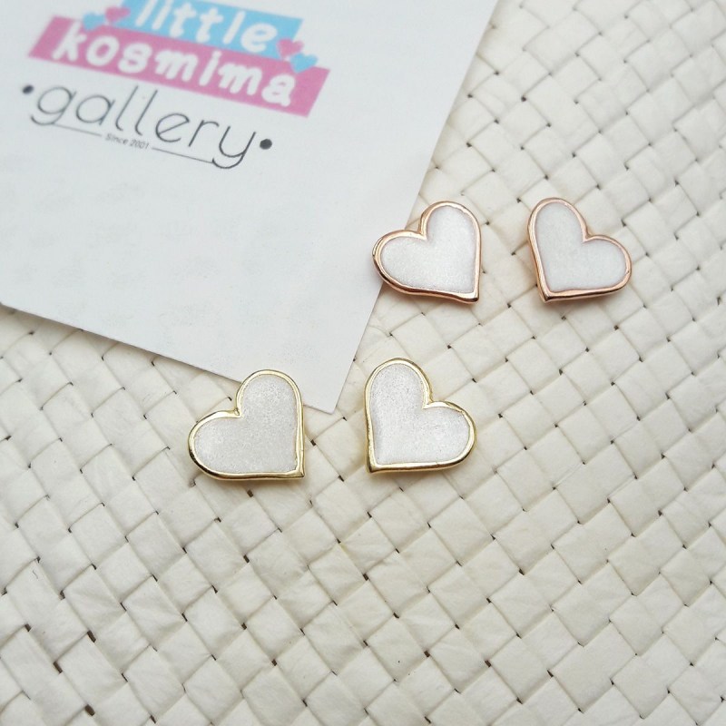 heart-earrings-white