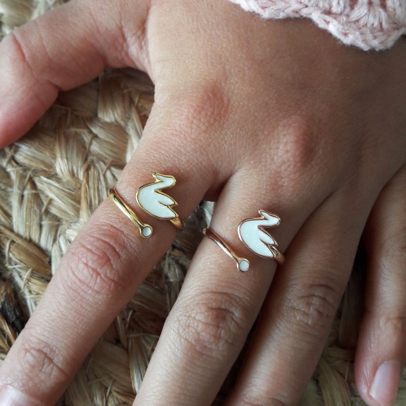 katia-swan-ring-white